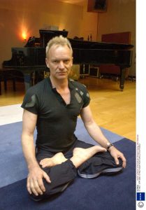 yoga-sting-akirelax-1.jpg